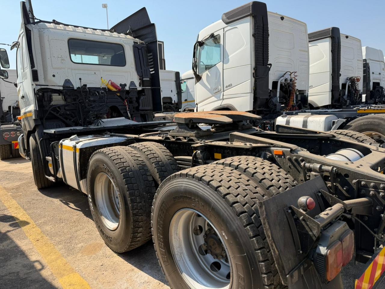 2020 HINO 2845 TRUCK TRACTOR (CS2210)