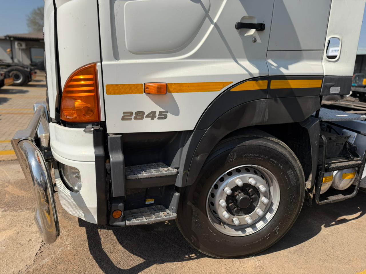 2020 HINO 2845 TRUCK TRACTOR (CS2210)