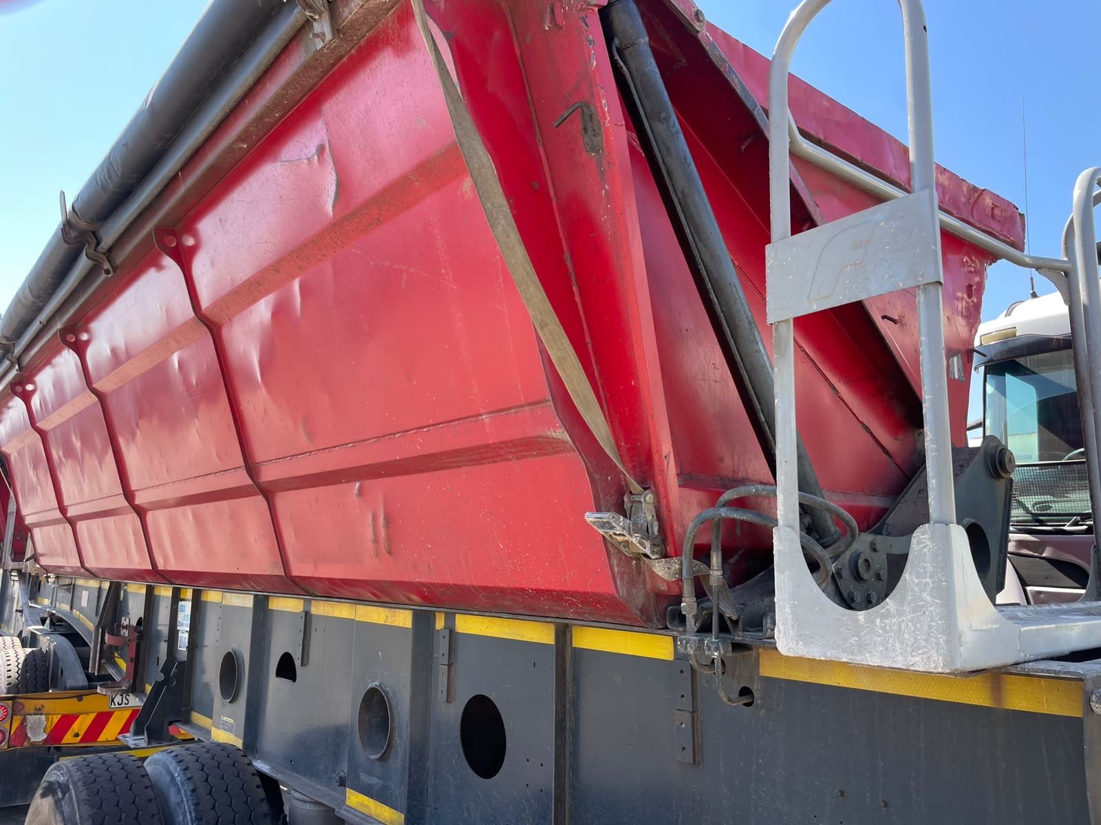 2013 AFRIT LINK SIDE TIPPER TRAILER (CS280)