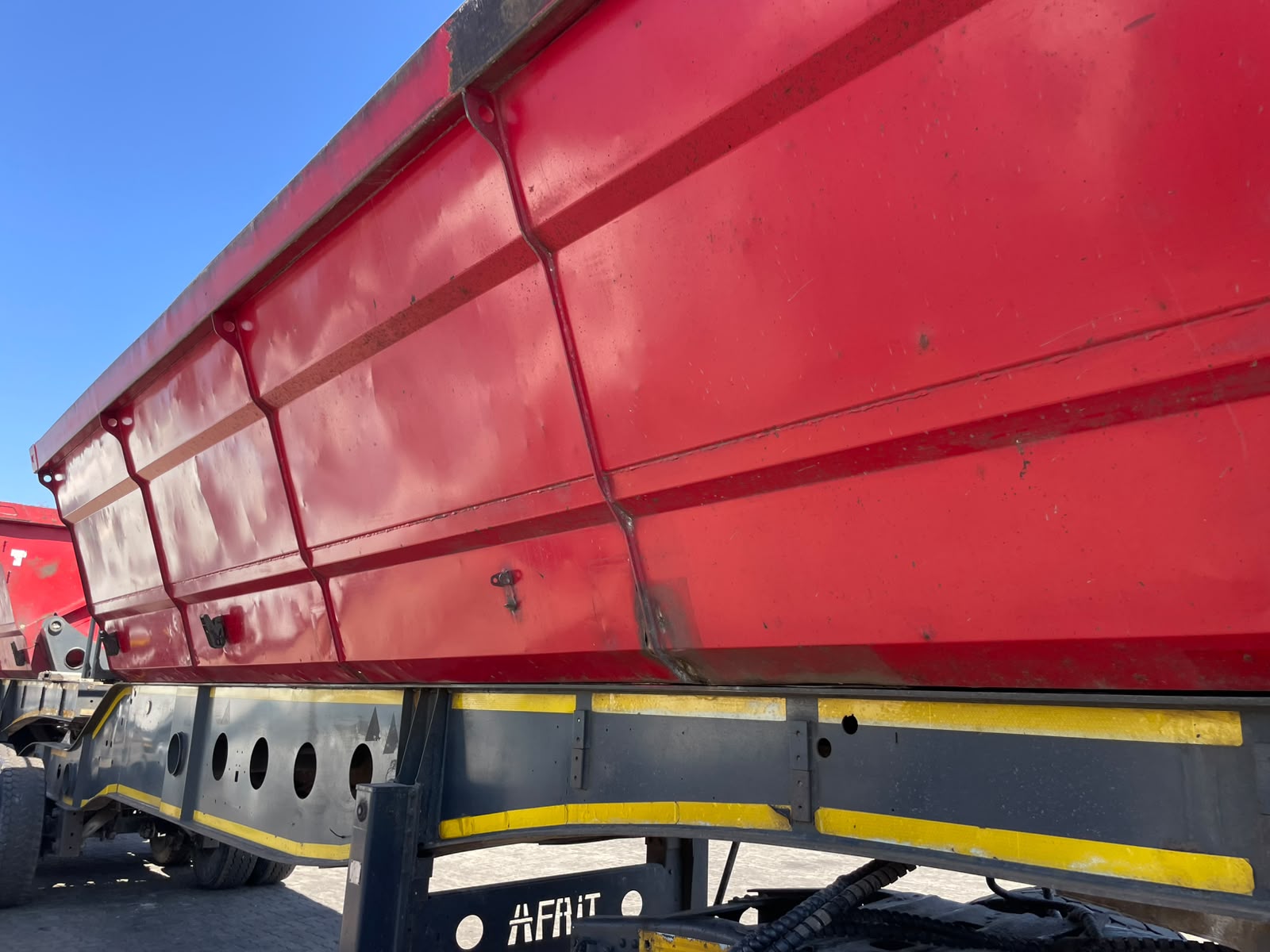 2013 AFRIT LINK SIDE TIPPER TRAILER (CS280)