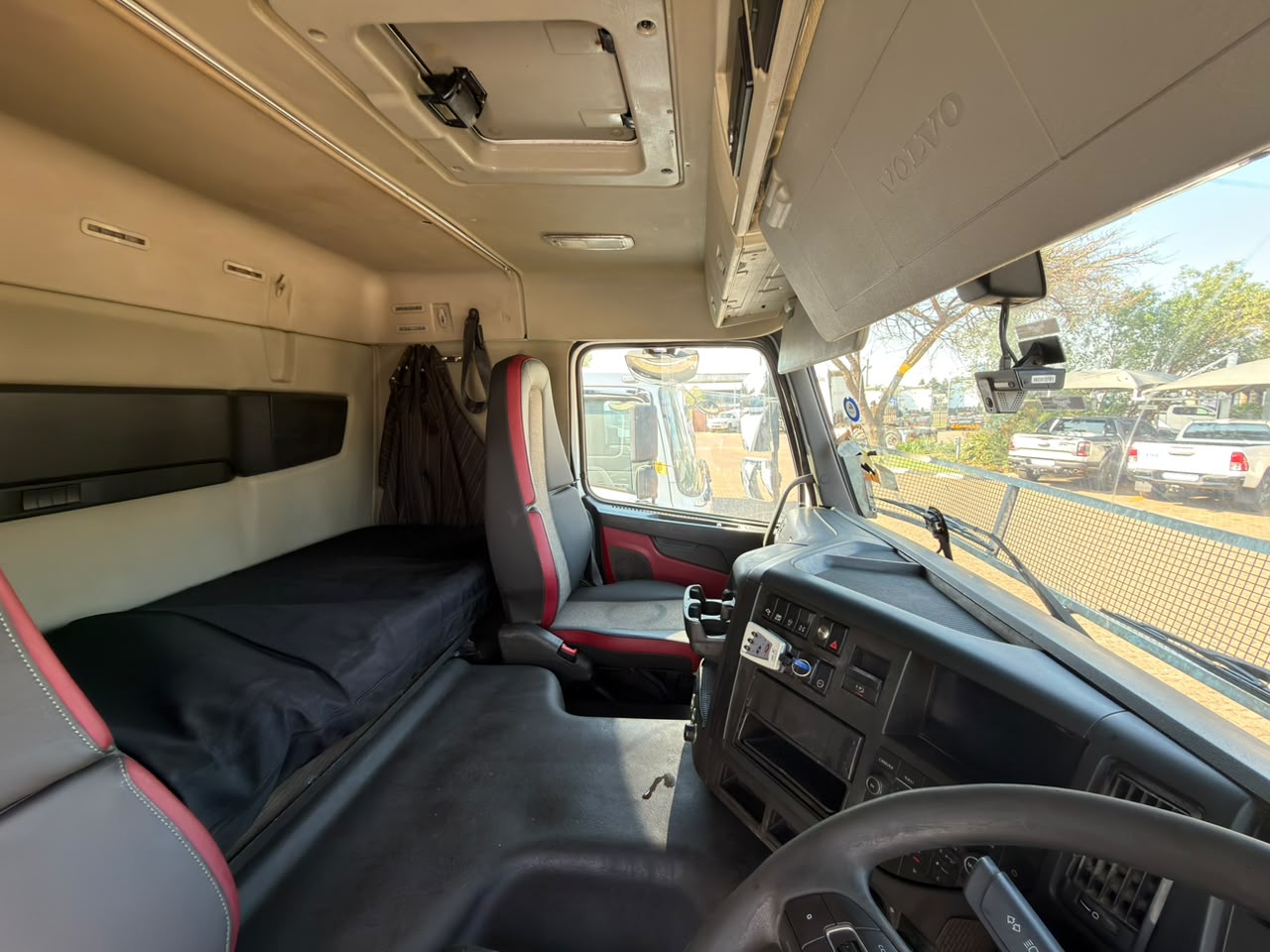2021 VOLVO FMX440 TRUCK TRACTOR (SN5898)