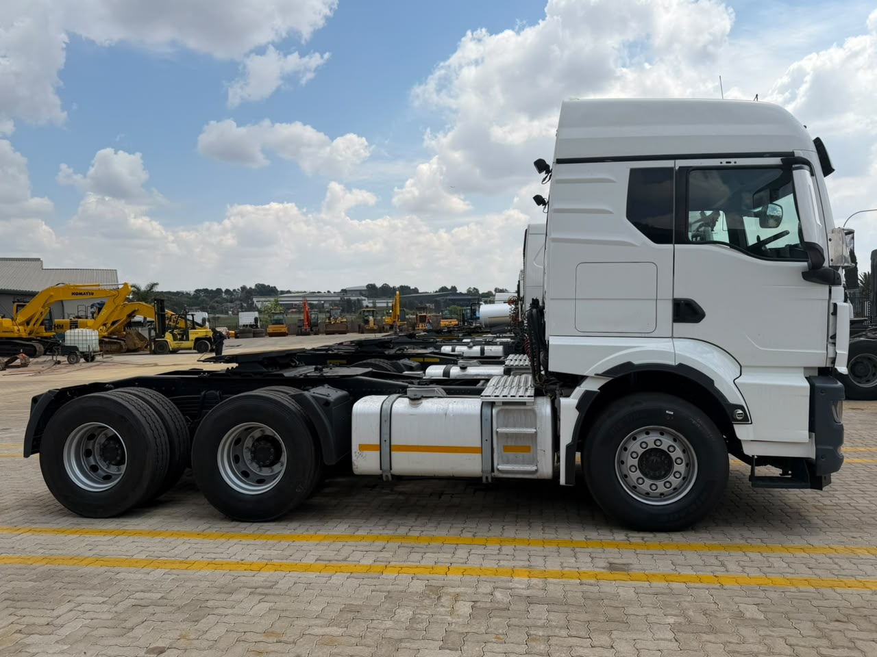 2022 MAN 27-480 TRUCK TRACTOR (L261)