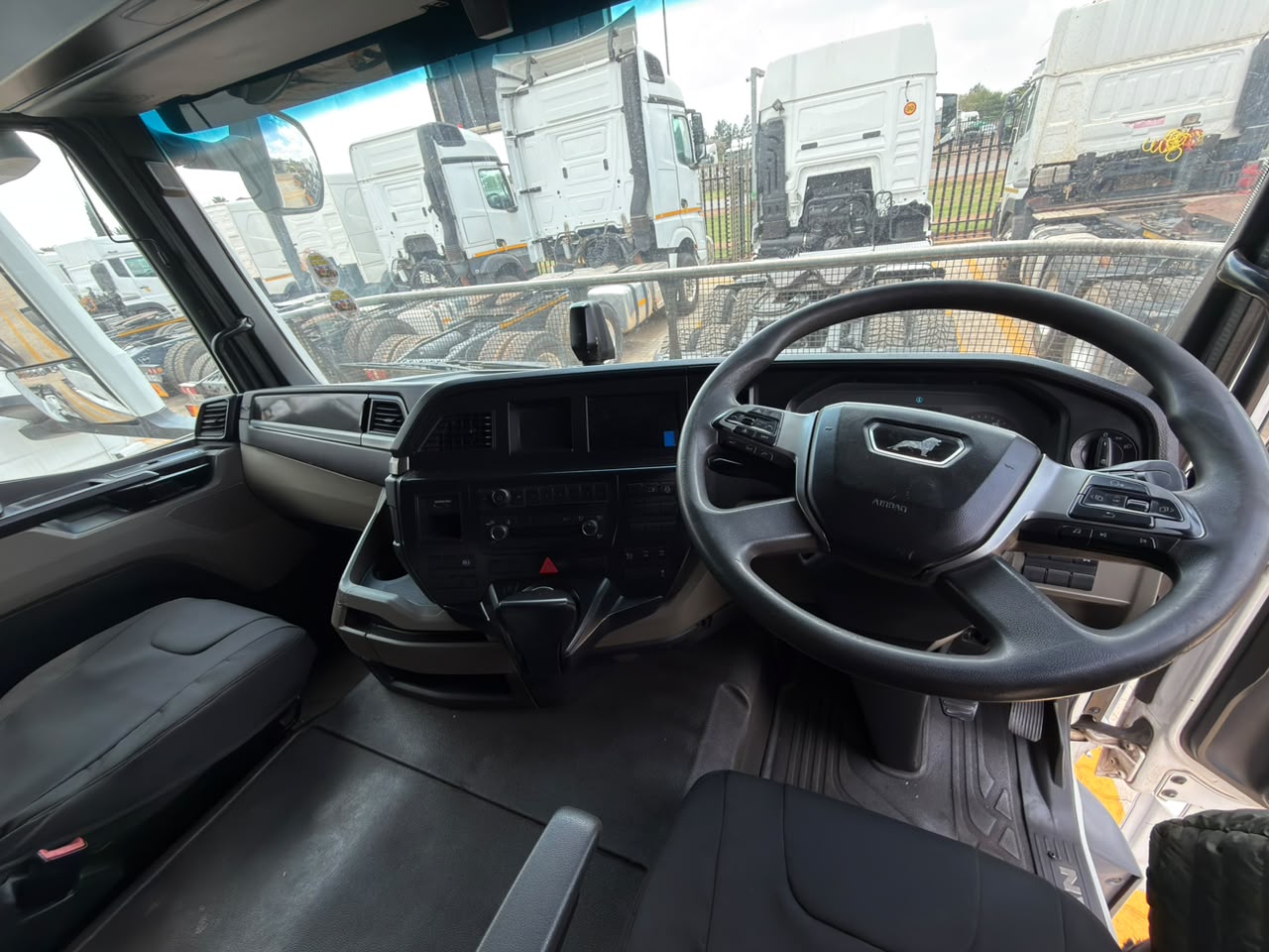 2022 MAN 27-480 TRUCK TRACTOR (L261)