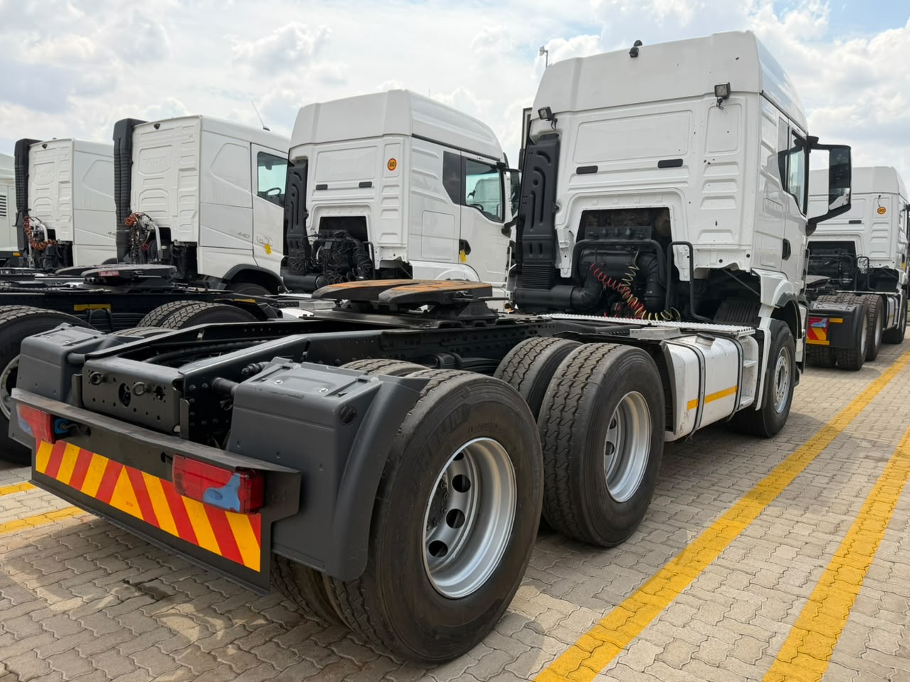 2022 MAN 27-480 TRUCK TRACTOR (L261)