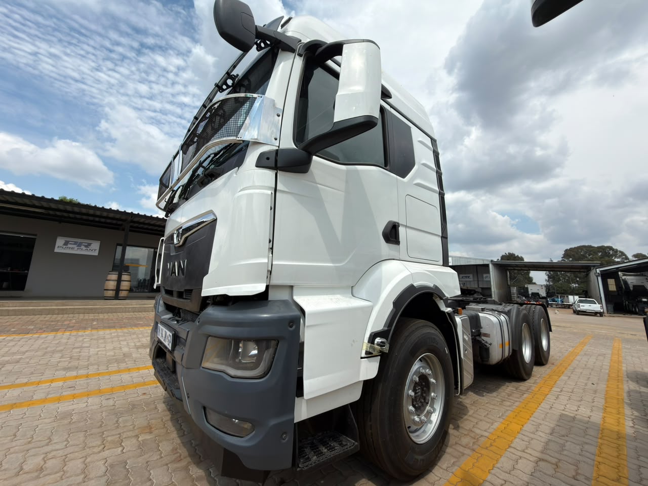 2022 MAN 27-480 TRUCK TRACTOR (L261)