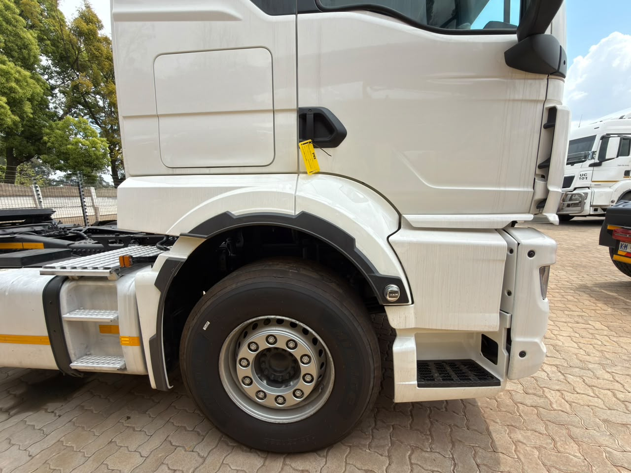 2022 MAN 27-480 TRUCK TRACTOR (IS1021)