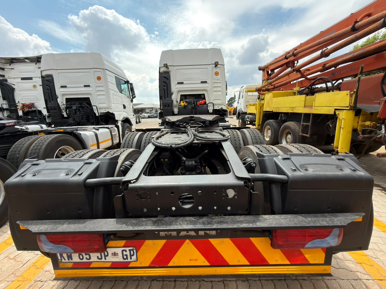 2022 MAN 27-480 TRUCK TRACTOR (IS1021)
