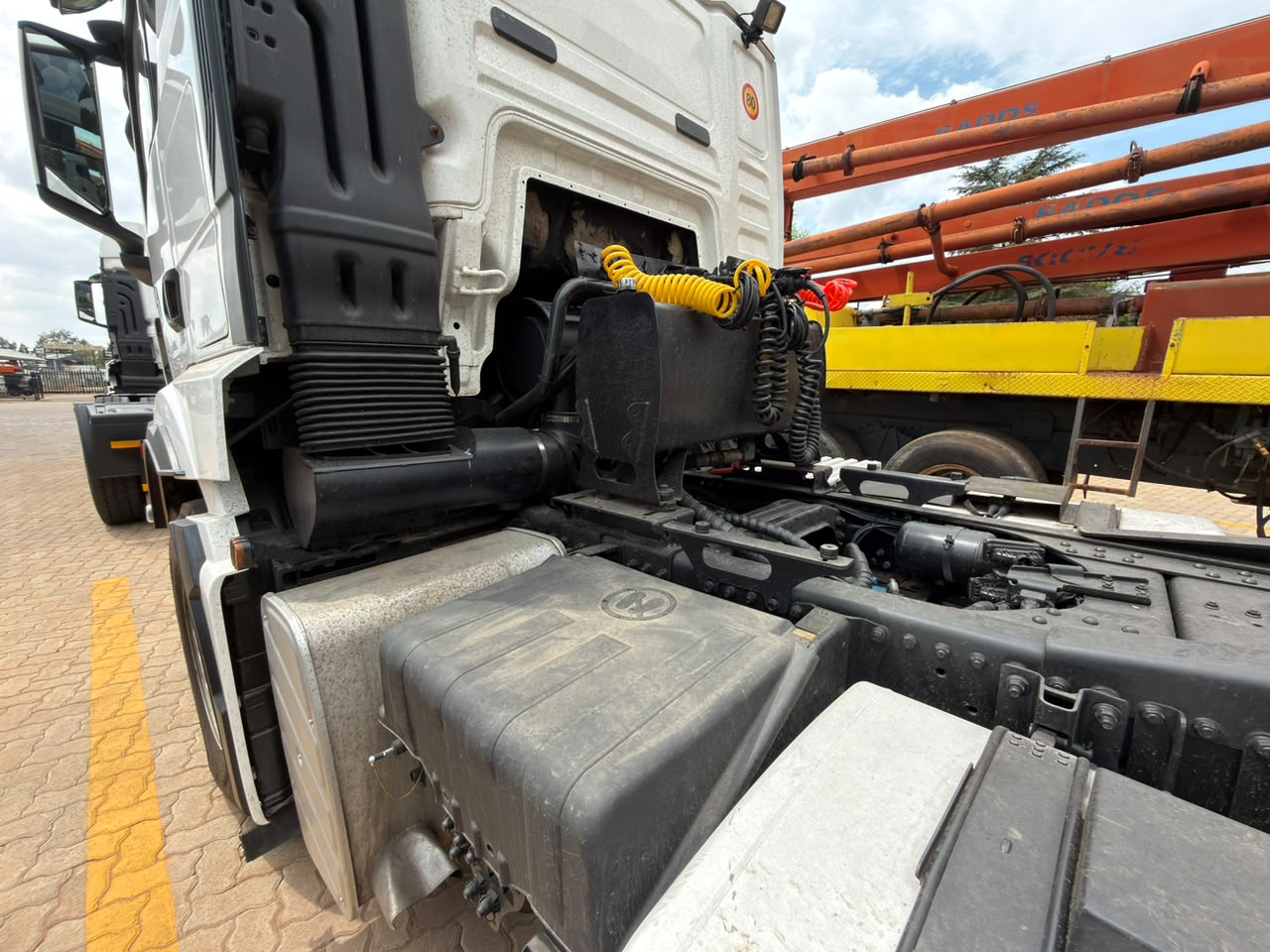 2022 MAN 27-480 TRUCK TRACTOR (IS1021)