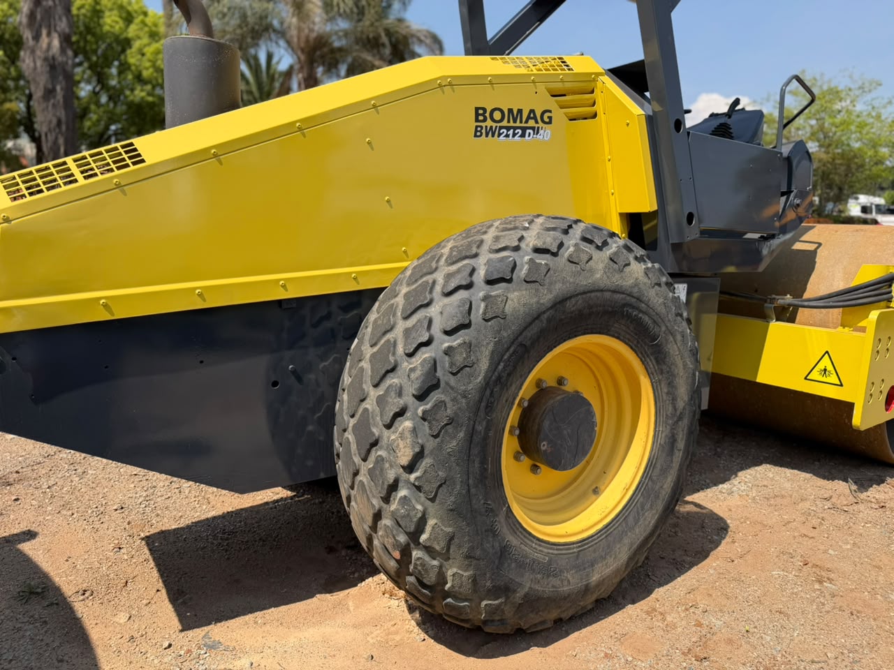 2010 BOMAG BW212 ROLLER (PCS645)
