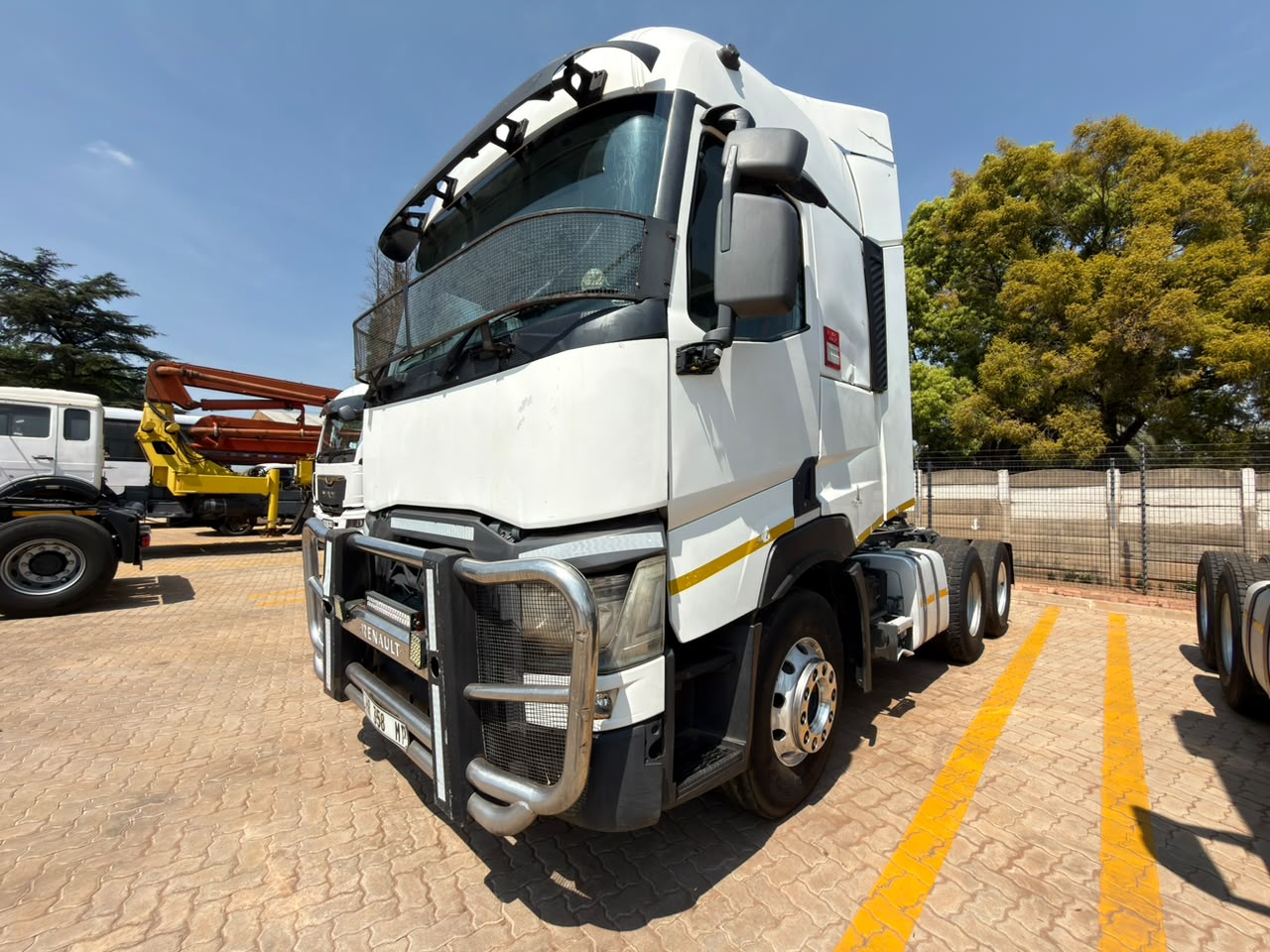 2015 RENAULT PREMIUM LANDER TRUCK (PCS628/S001849A)