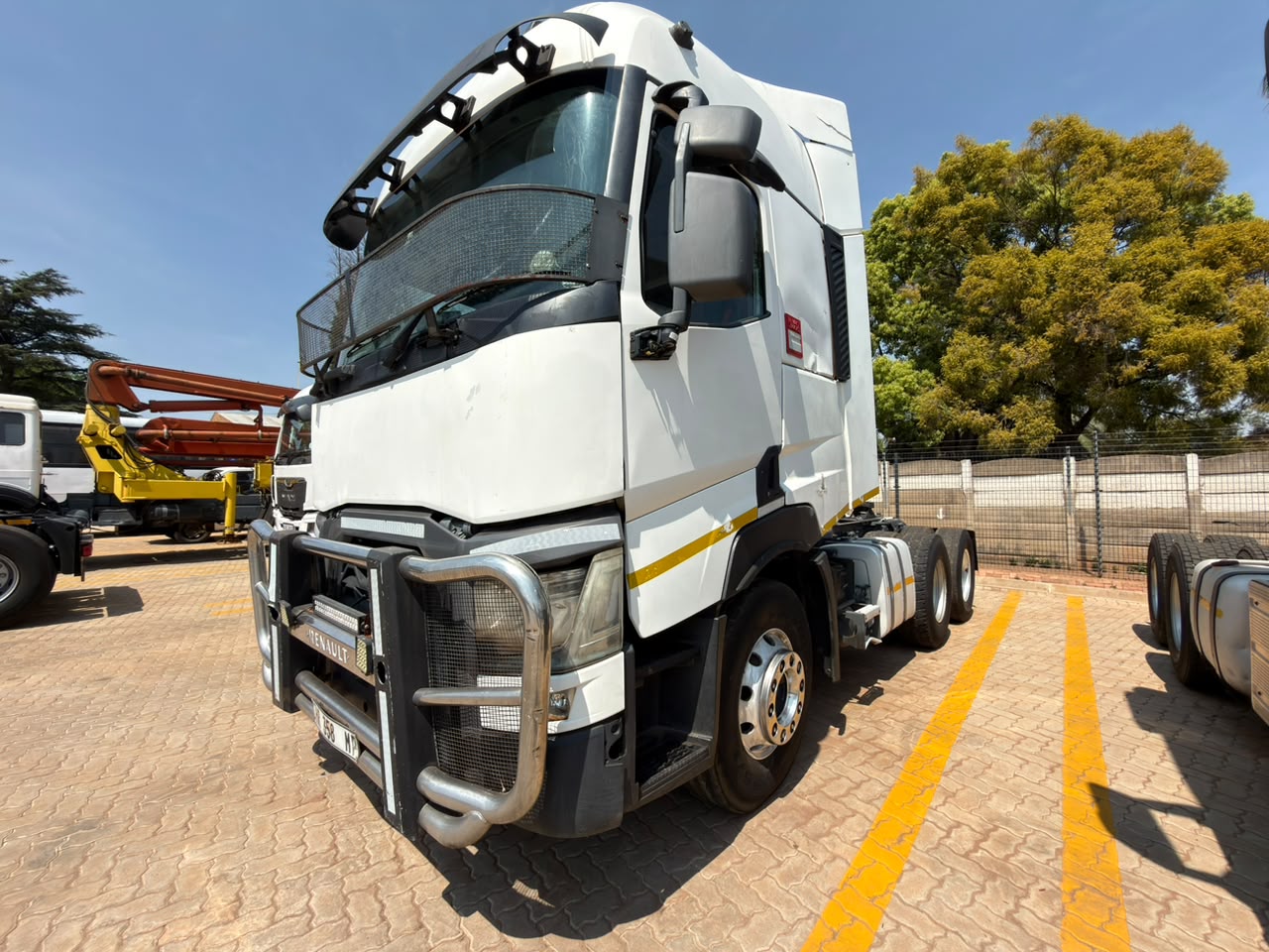 2015 RENAULT PREMIUM LANDER TRUCK (PCS628/S001849A)