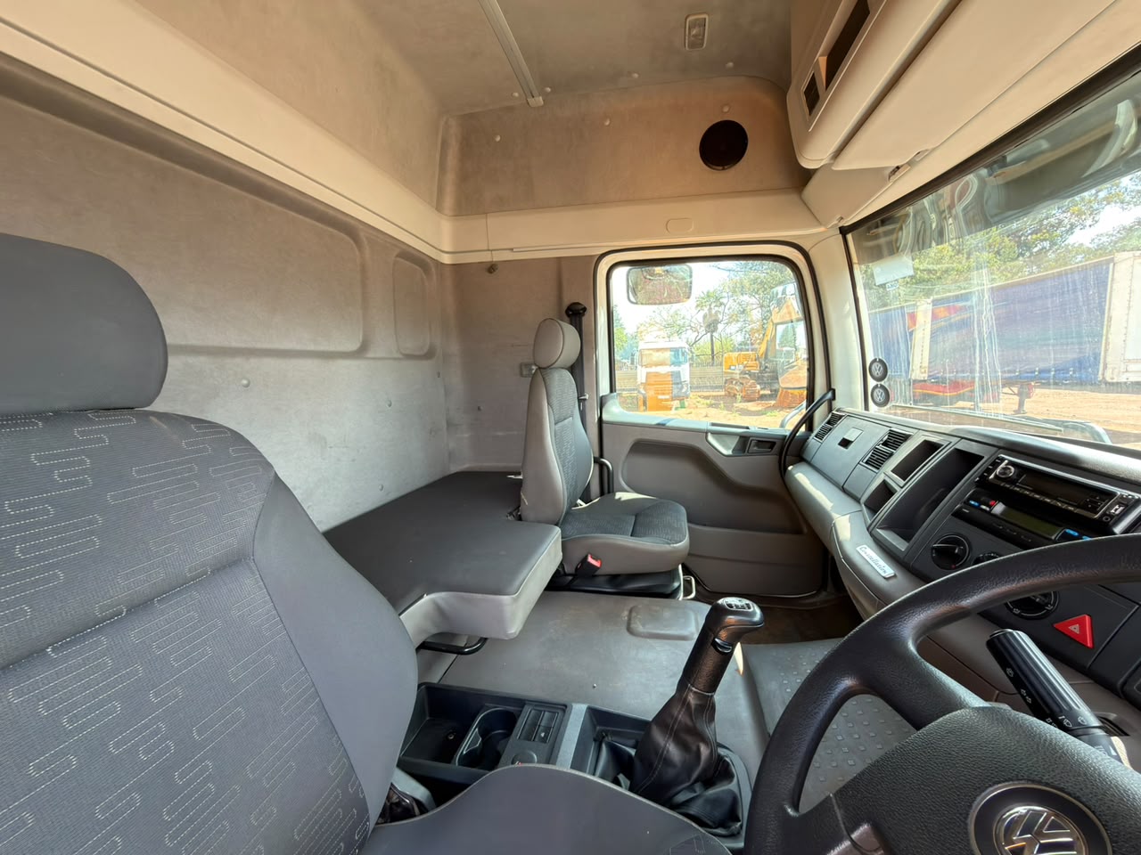2018 VOLKSWAGEN CONSTILLATION 19-320 TRUCK TRACTOR (CB238)
