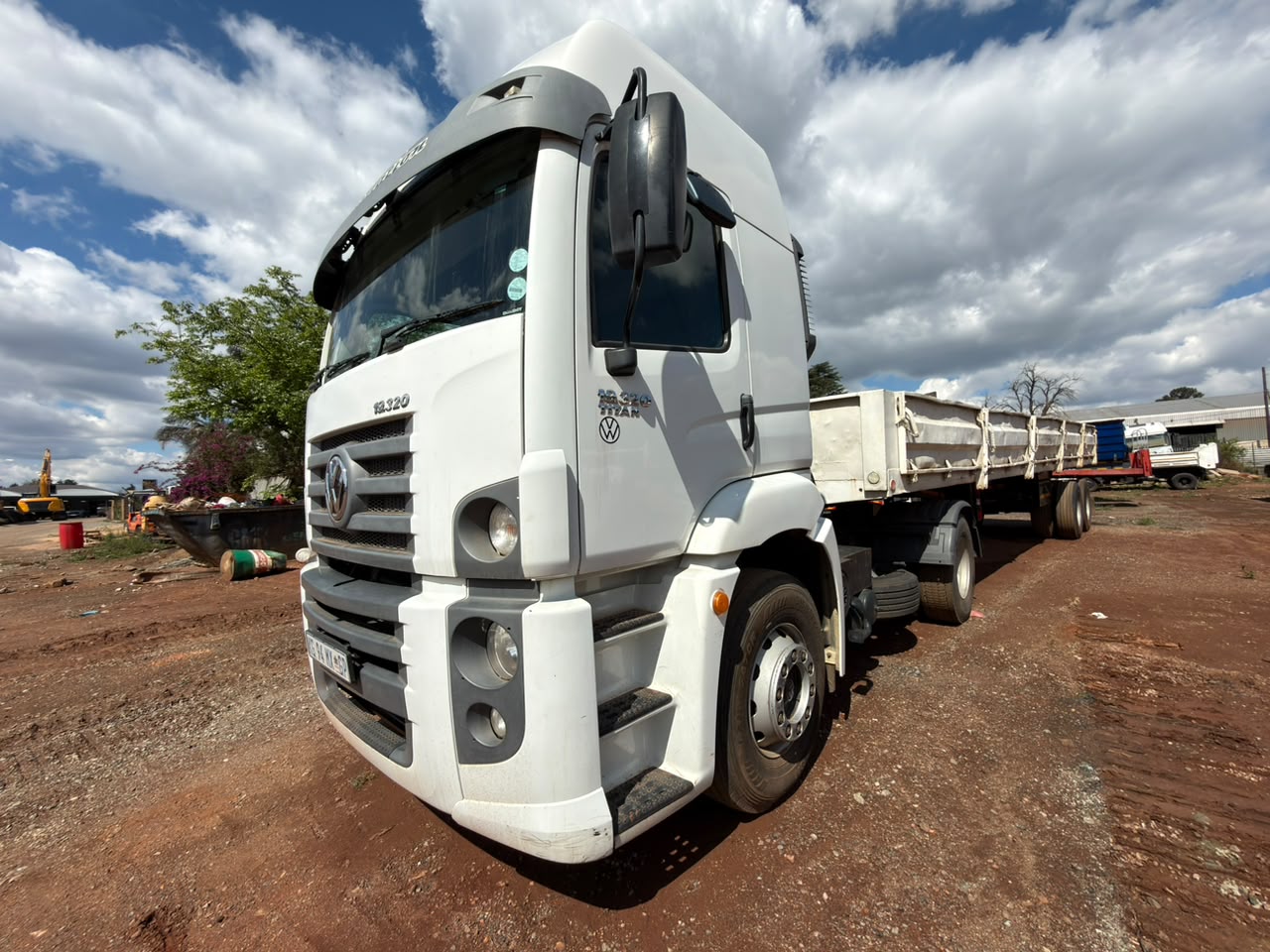 2018 VOLKSWAGEN CONSTILLATION 19-320 TRUCK TRACTOR (CB238)