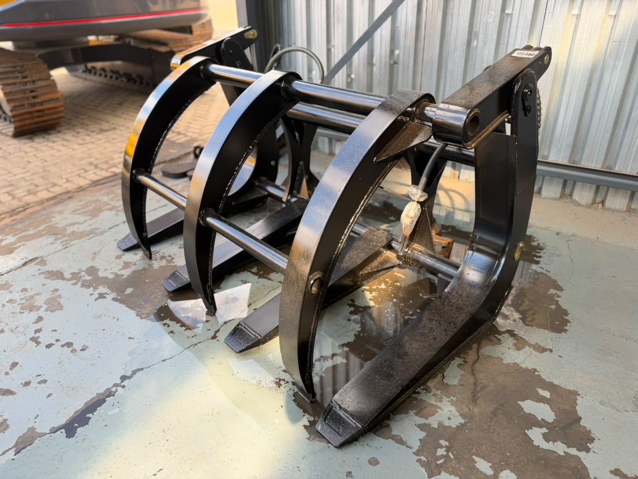 NEW ATTACHMENT - GRASS GRAB (ATT04)