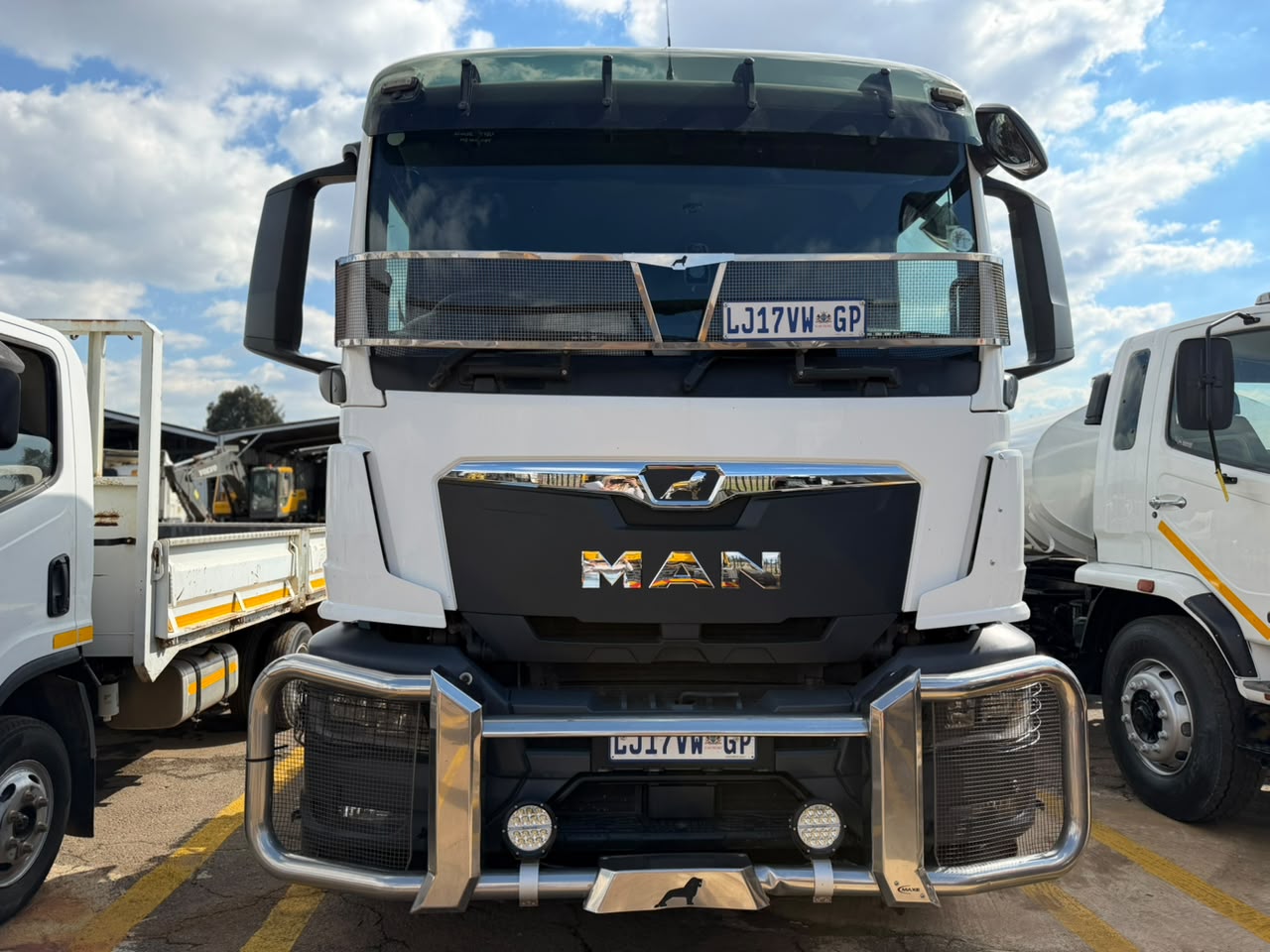 2023 MAN 33-440 TRUCK TRACTOR (CS2212)
