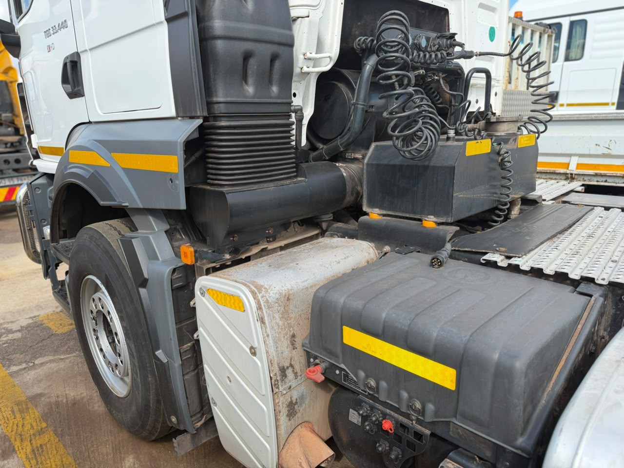 2023 MAN 33-440 TRUCK TRACTOR (CS2212)