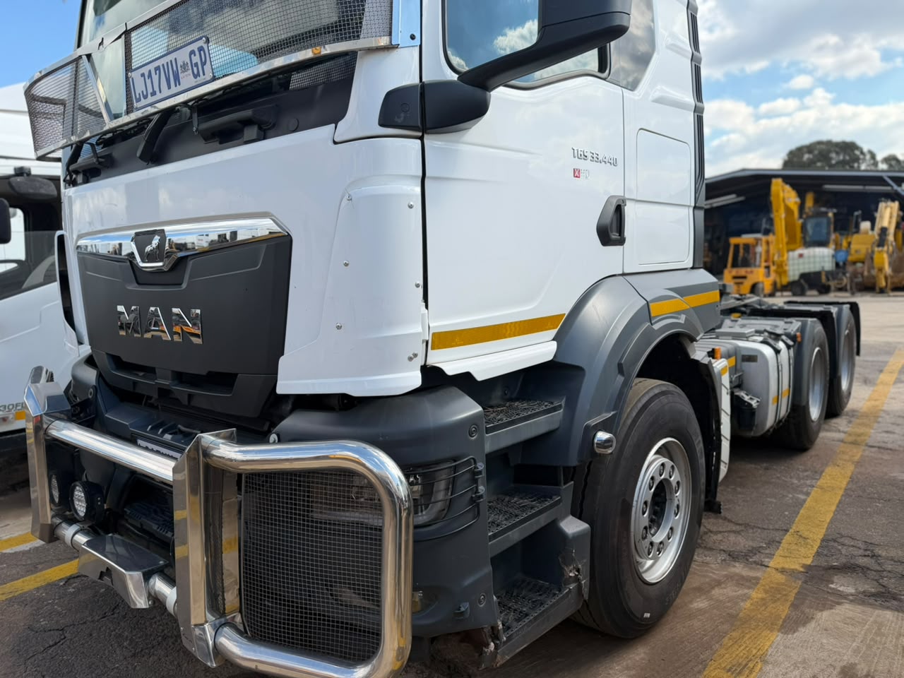 2023 MAN 33-440 TRUCK TRACTOR (CS2212)