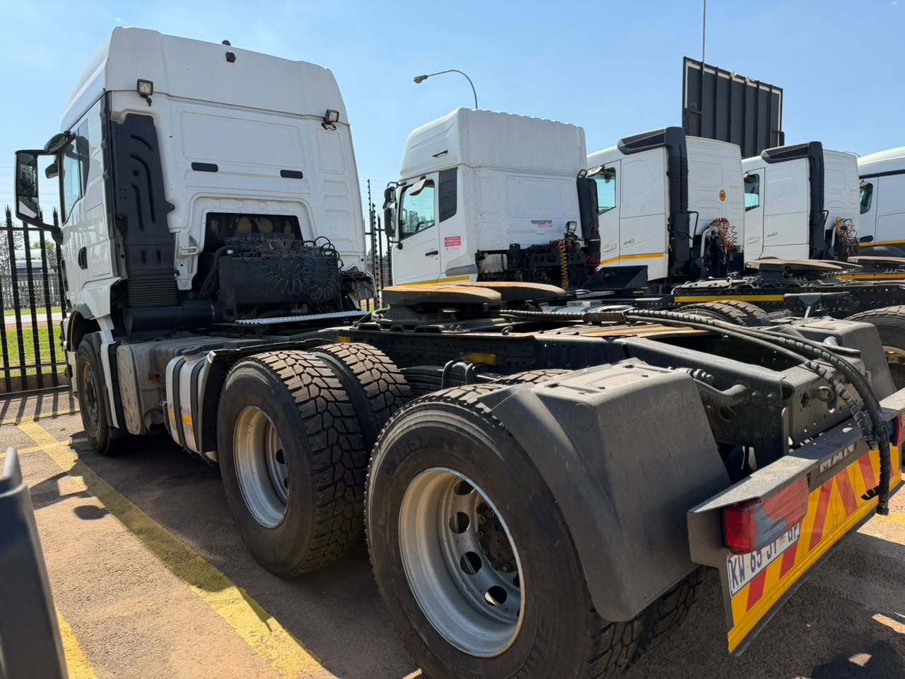 2022 MAN 27-480 TRUCK TRACTOR (IS1039)