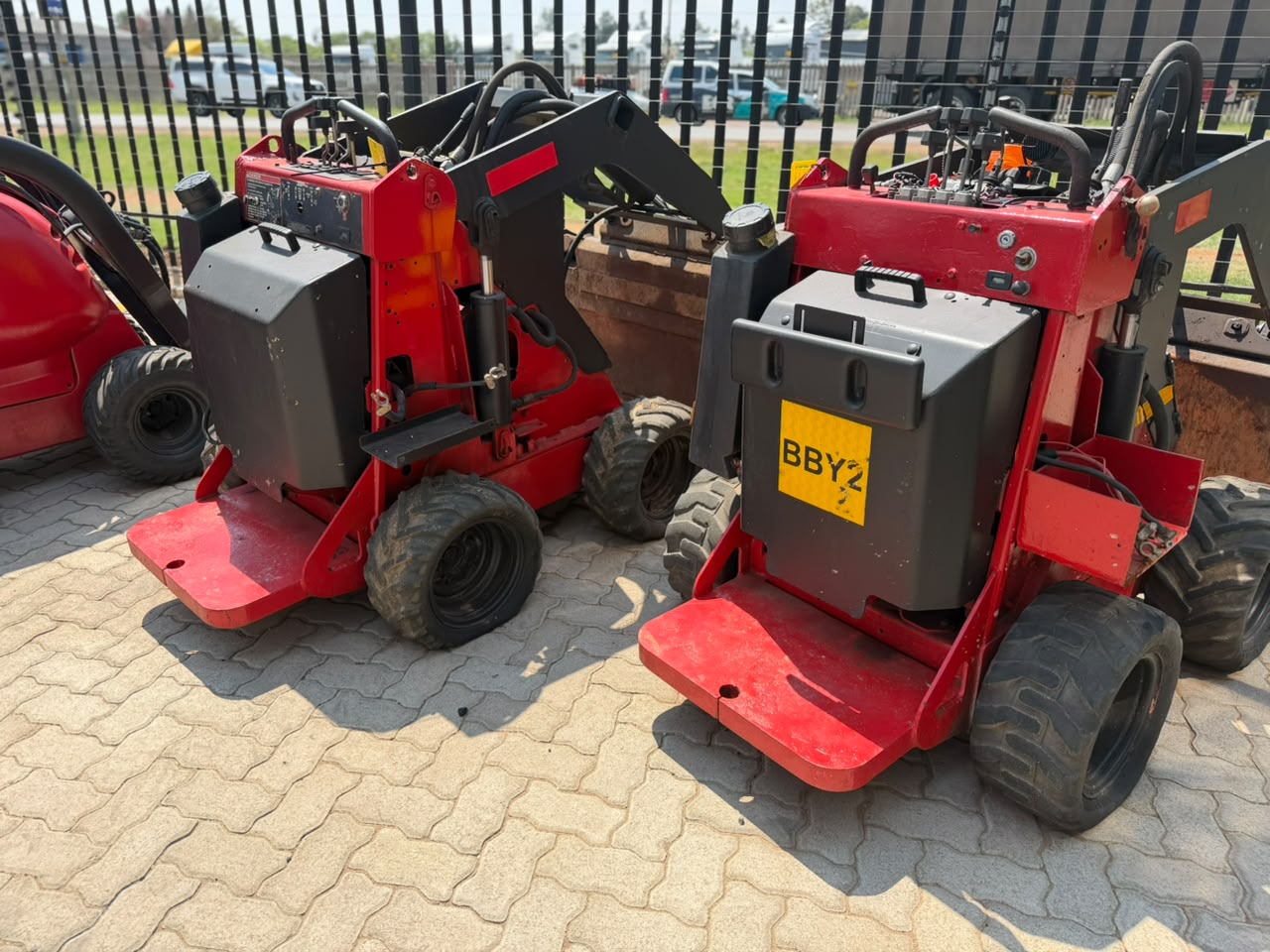 USED DINGO MINI DIGGER (S001871A)