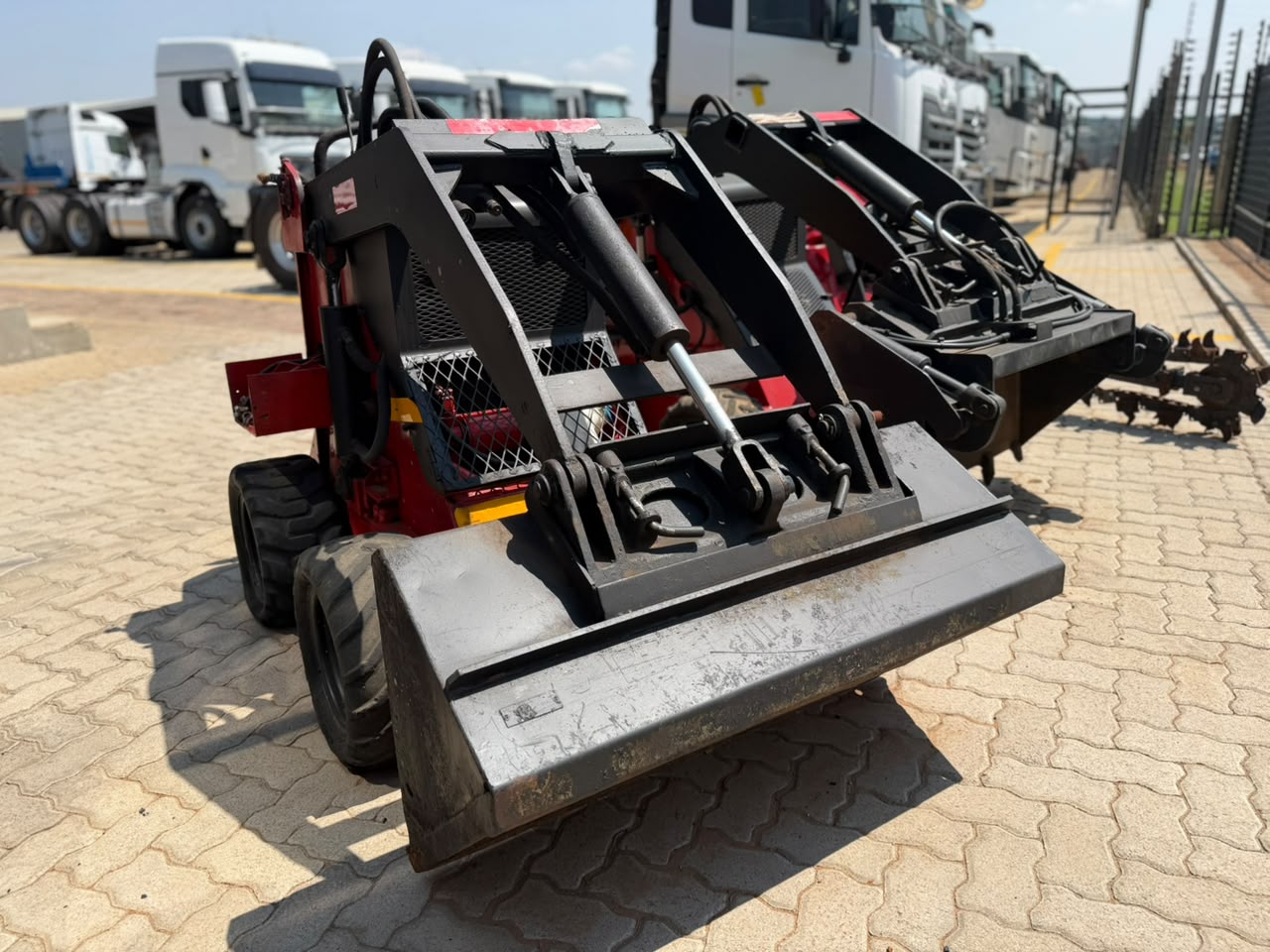 USED DINGO MINI DIGGER (S001870A)