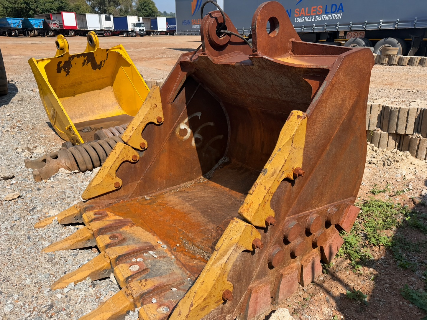 USED ROCK BUKKET (A1374)