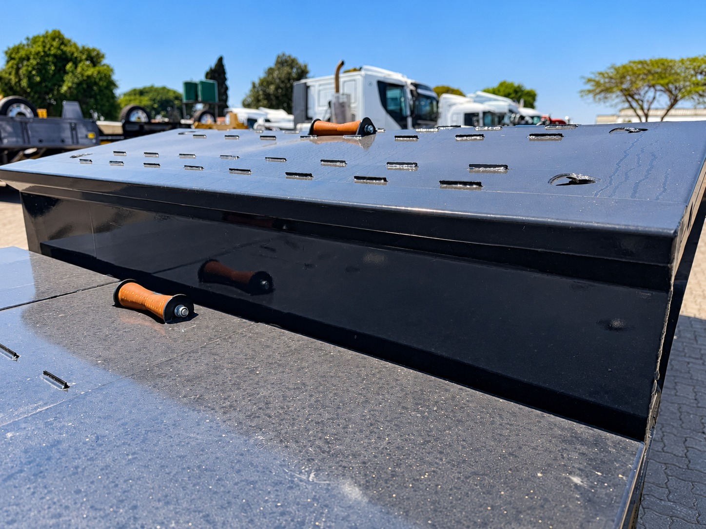 NEW PR TRAILER 30 TON ROLLBACK WITH WINCH