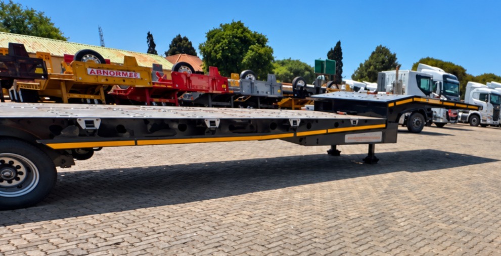 NEW PR TRAILER 30 TON ROLLBACK WITH WINCH