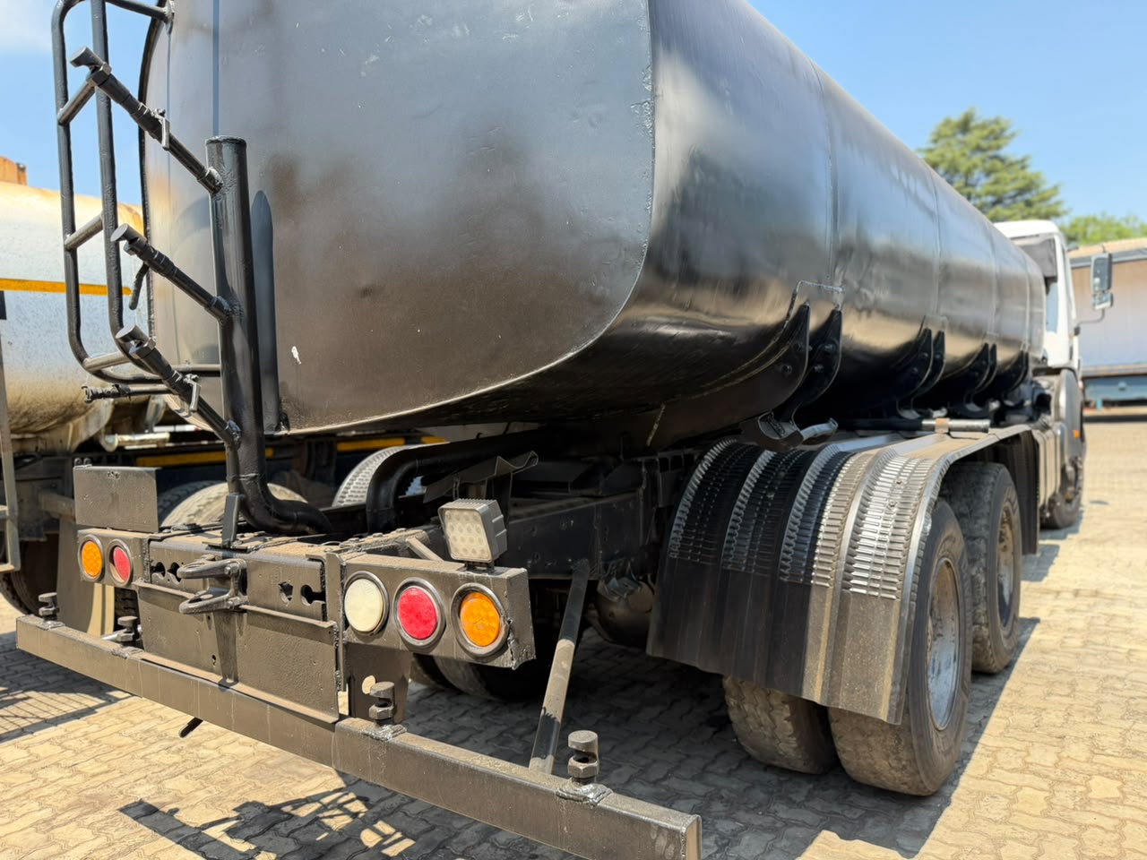 2016 POWERSTAR 2628 WATERBOWSER TRUCK (PCS653)