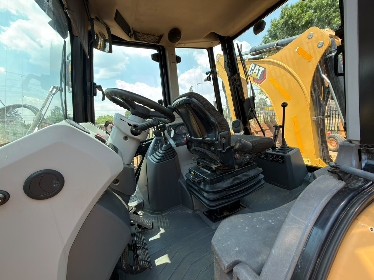 2021 CATERPILLAR 426F2 TLB (A1386)