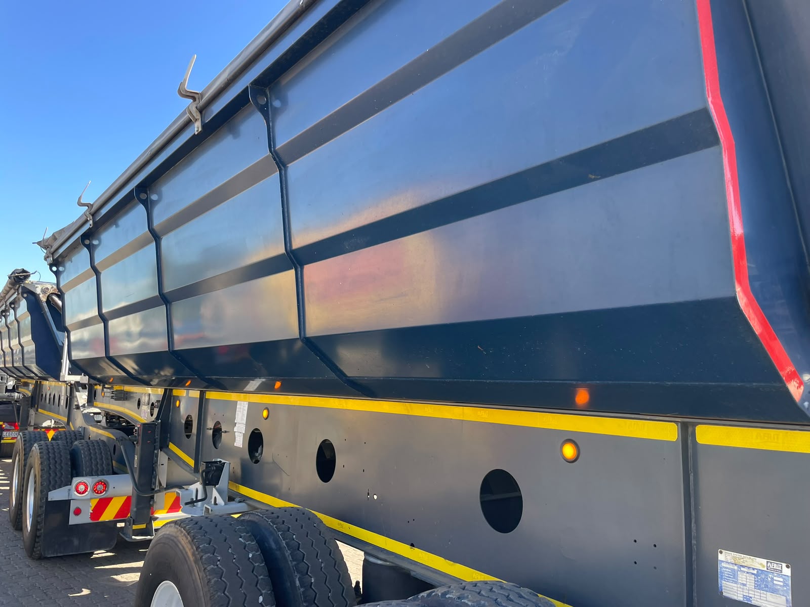 2023 AFRIT LINK SIDE TIPPER TRAILER (SN5918)